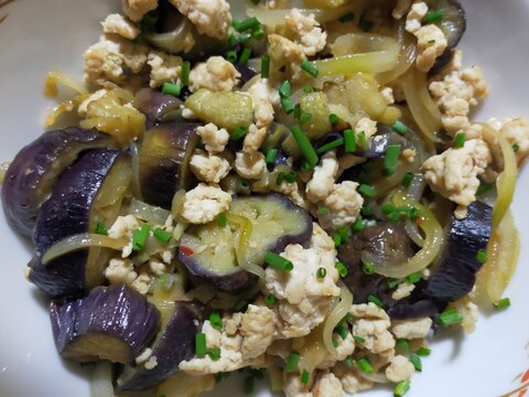 ナスと鶏むね挽き肉の豆板醤炒め